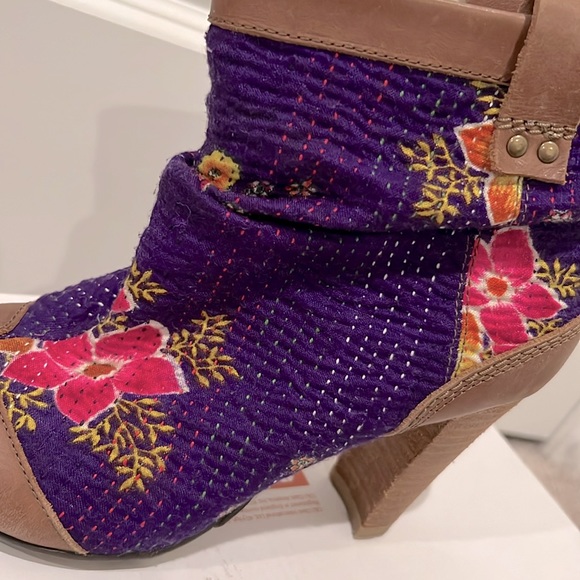 Terra Plana Quilted Ankle Boots - Picture 5 of 11